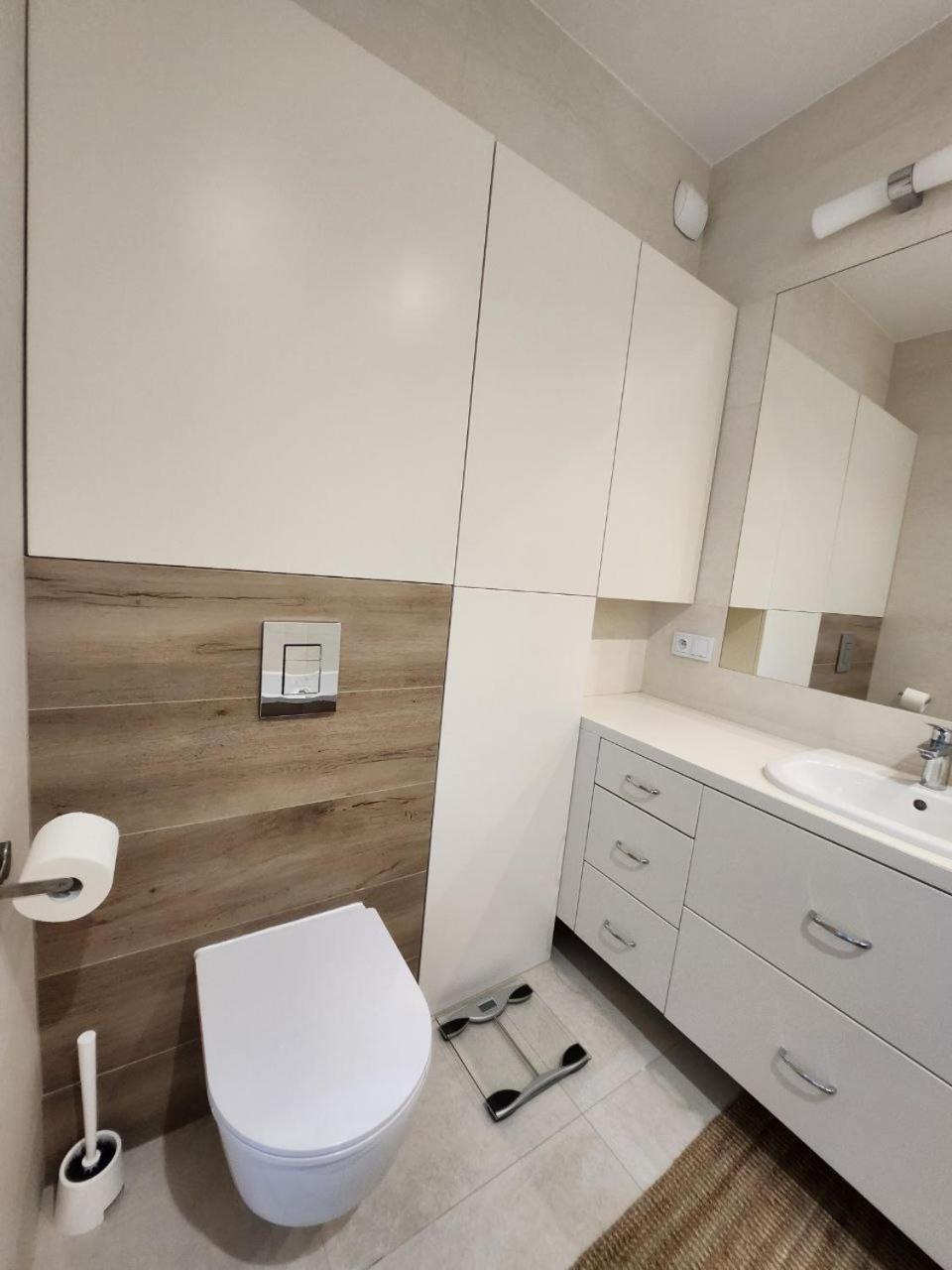 Chopin Airport Apartments Warsaw Ngoại thất bức ảnh