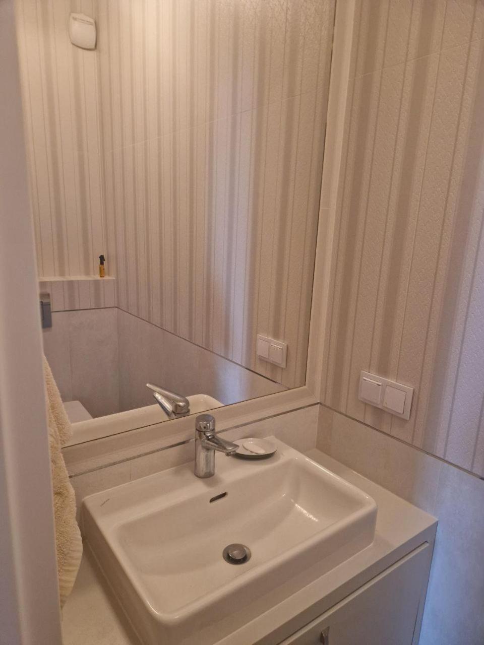 Chopin Airport Apartments Warsaw Ngoại thất bức ảnh
